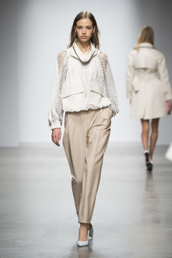 woman<br>SS20