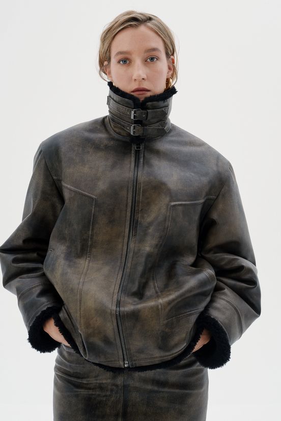 woman<br>FW22