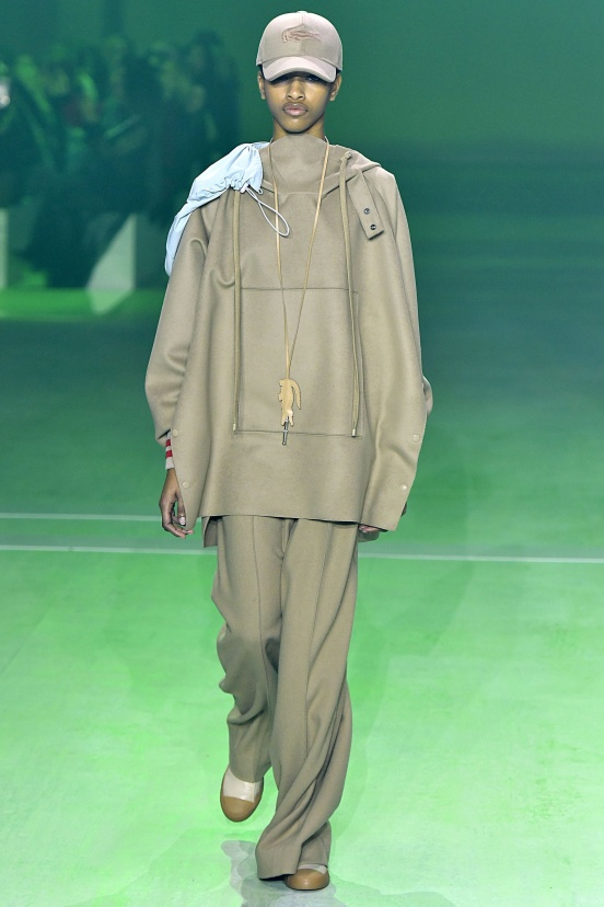 woman<br>FW19
