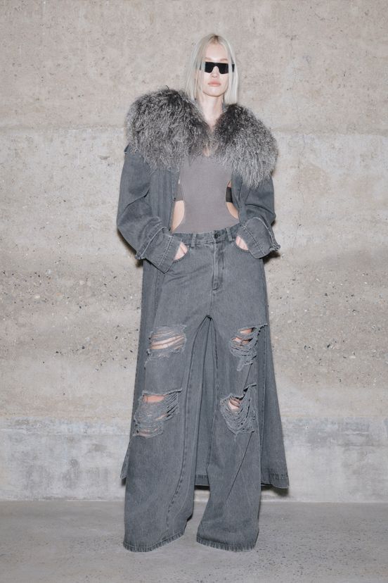 woman<br>FW23