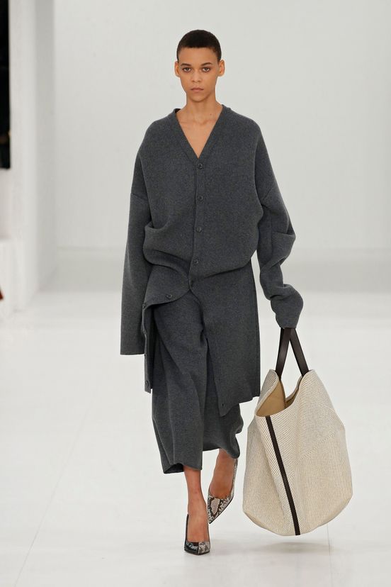 woman<br>FW23