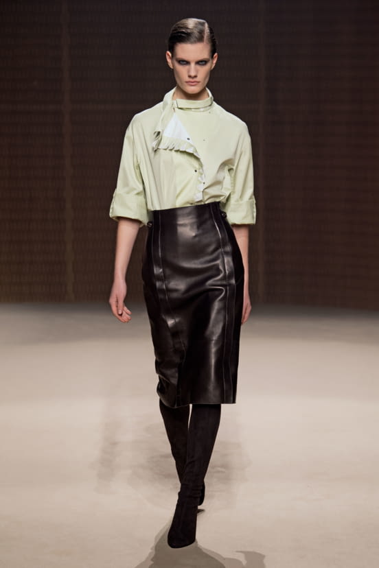 woman<br>FW19