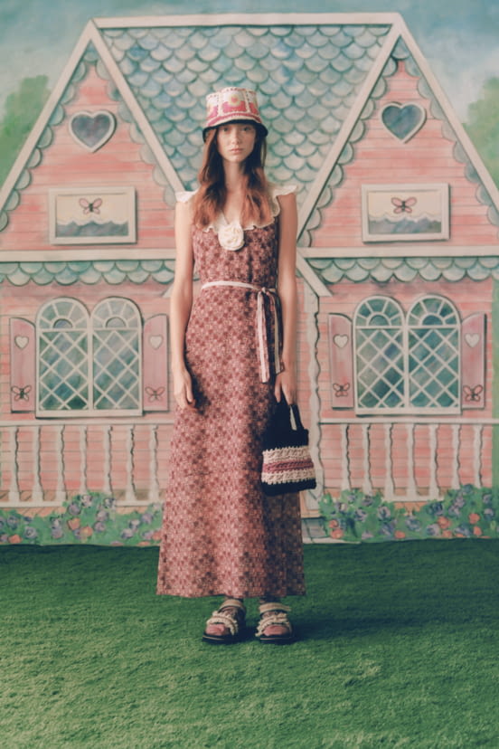 woman<br>SS21