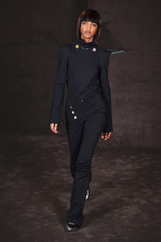 woman<br>FW22