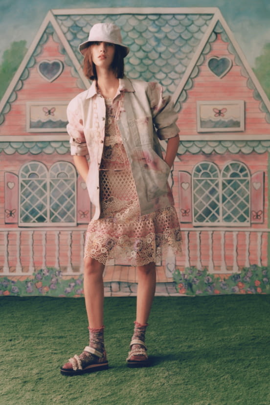 woman<br>SS21