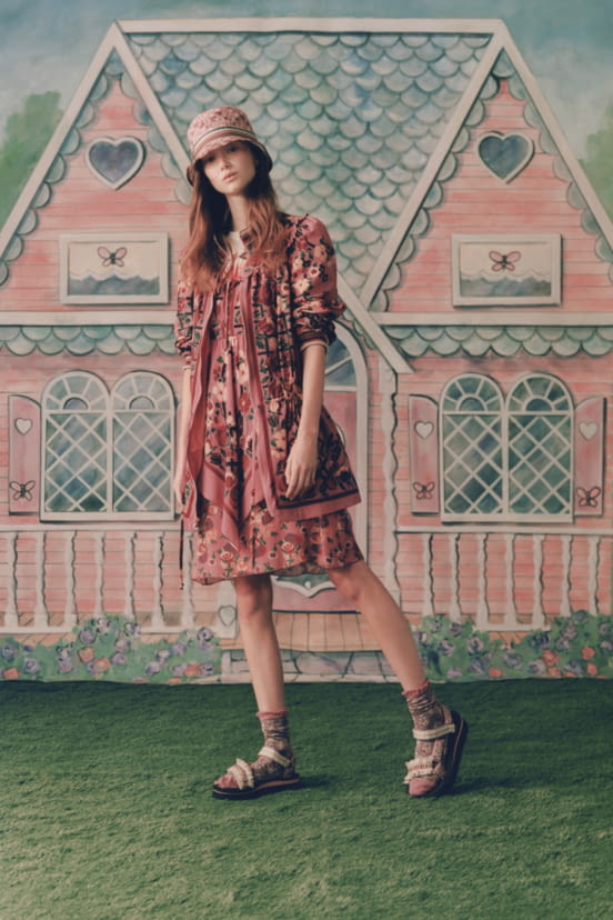 woman<br>SS21