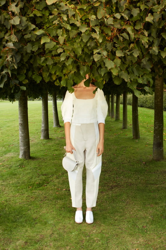 woman<br>SS21
