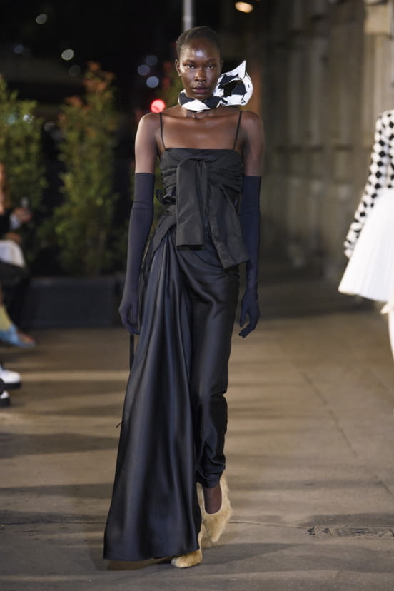 woman<br>SS22