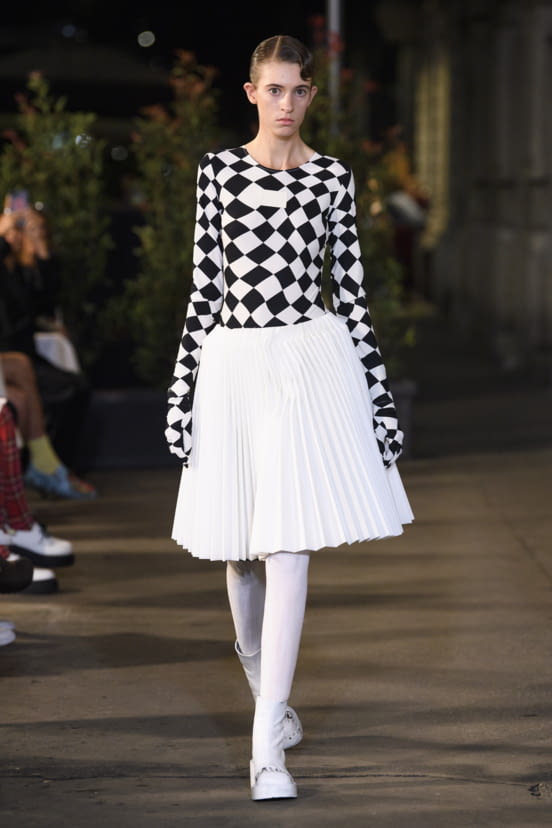 woman<br>SS22