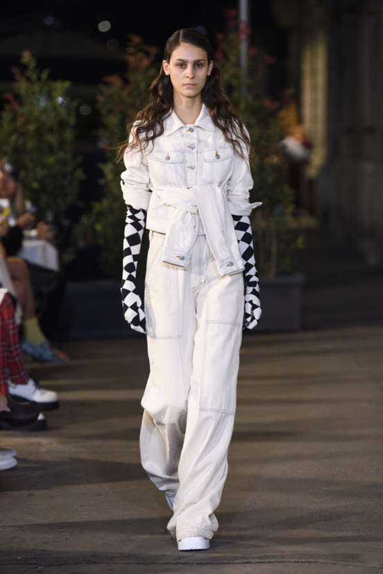 woman<br>SS22