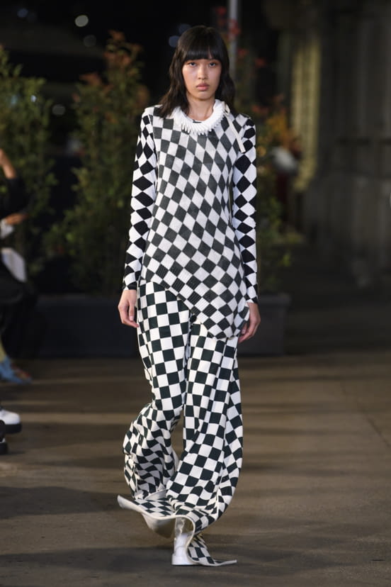 woman<br>SS22