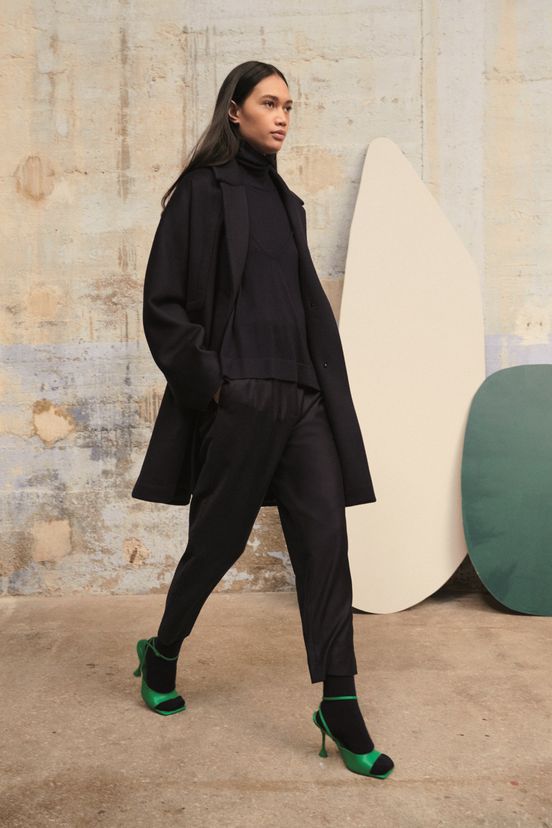 woman<br>FW22