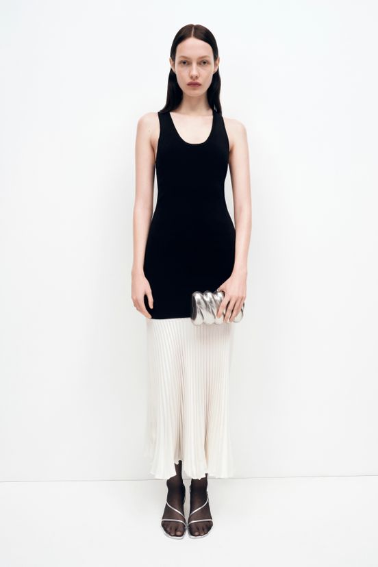 woman<br>Pre-Fall 2025