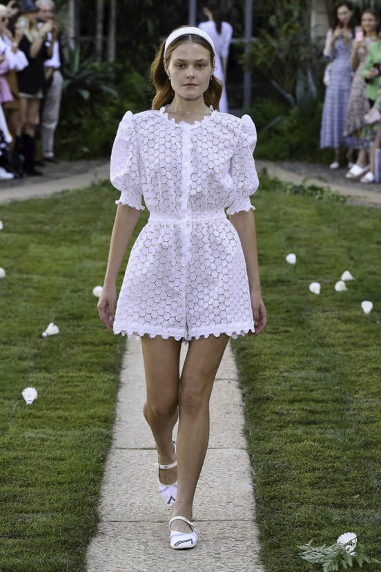 woman<br>SS20