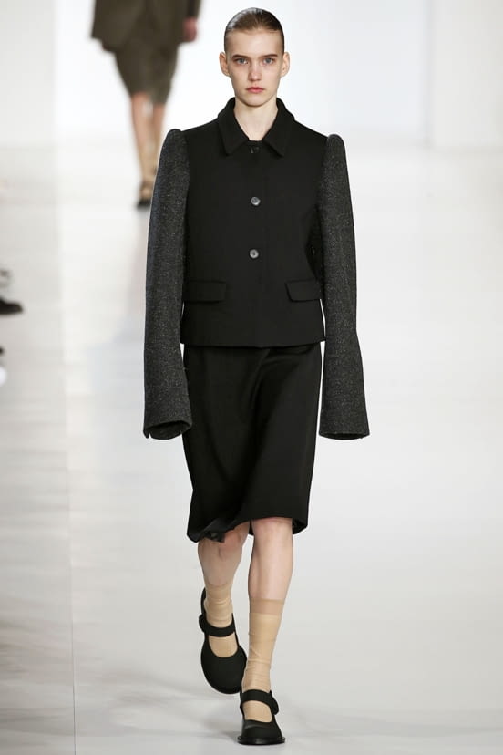 woman<br>FW19