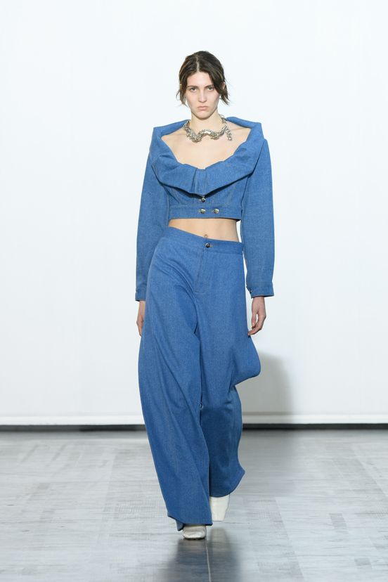 woman<br>FW23