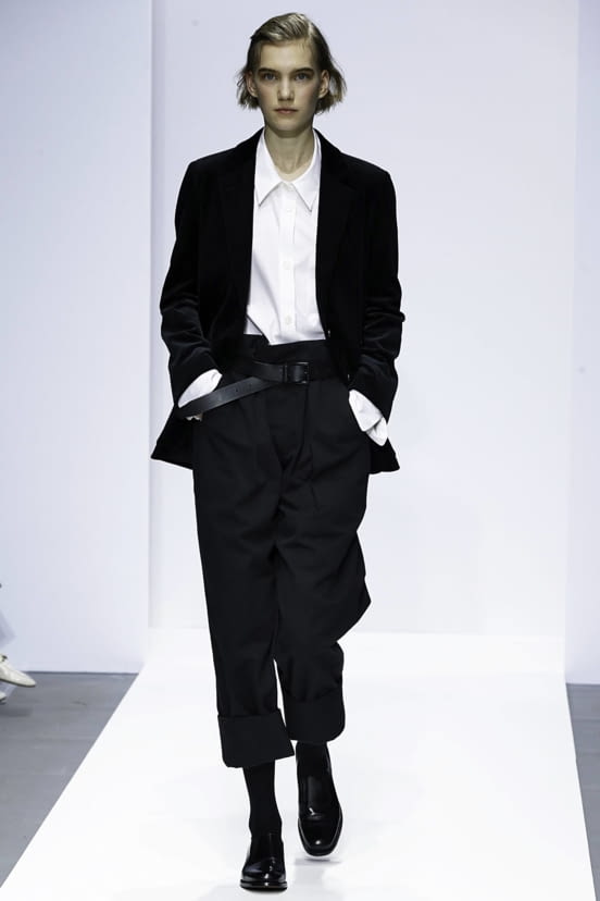 woman<br>FW19