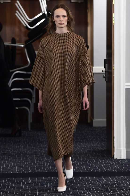 woman<br>FW23