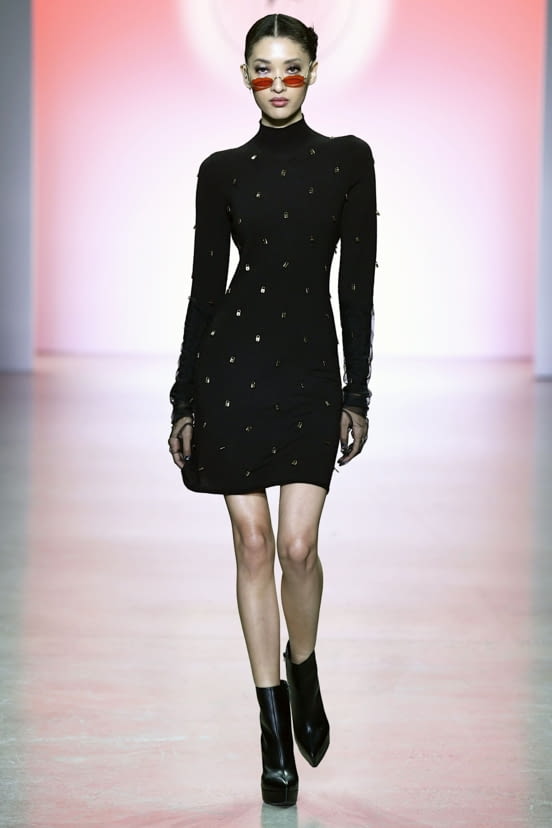 woman<br>FW22