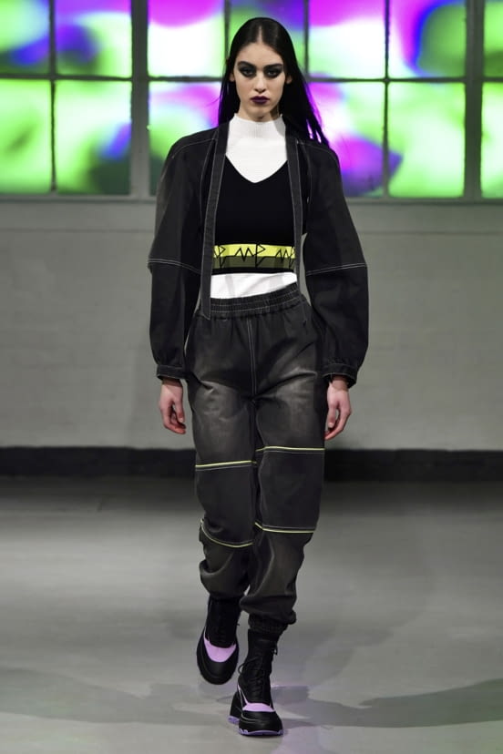 woman<br>FW22