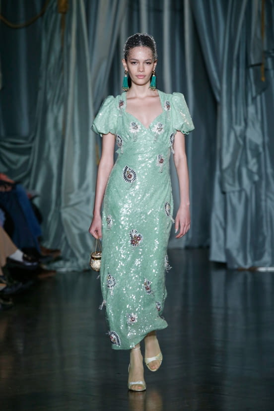 woman<br>FW22