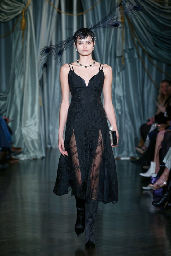 woman<br>FW22