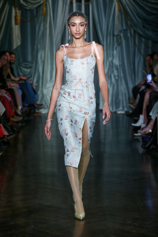 woman<br>FW22