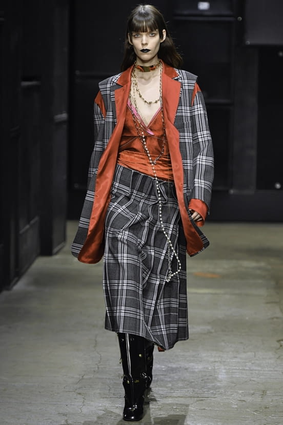 woman<br>FW19