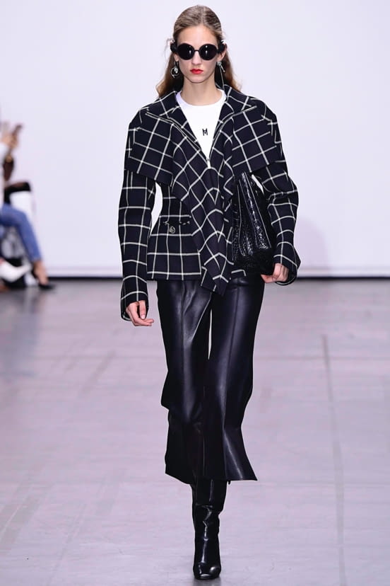 woman<br>FW19