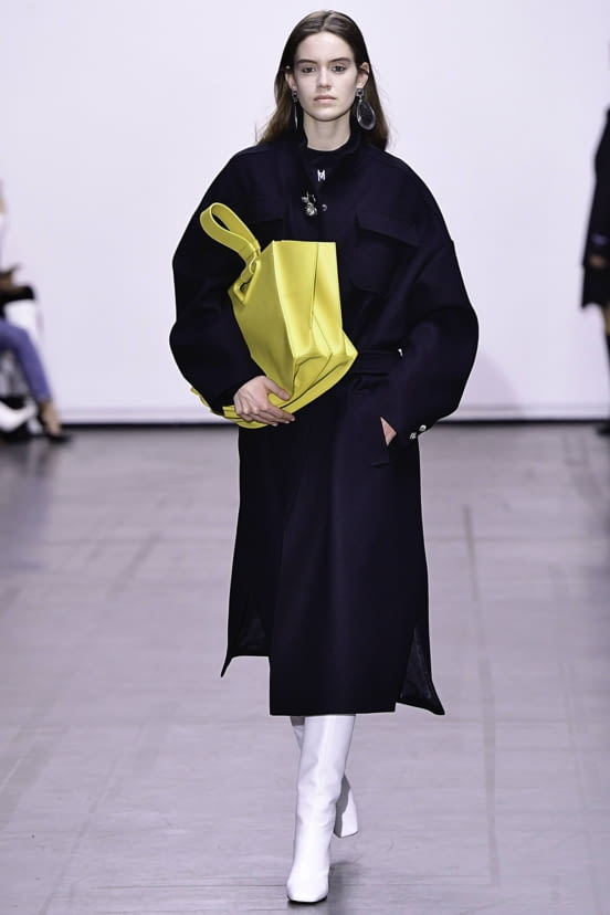 woman<br>FW19