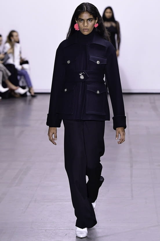 woman<br>FW19