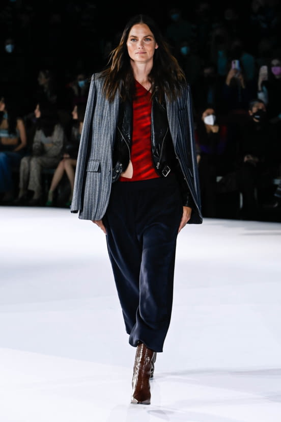 woman<br>FW22