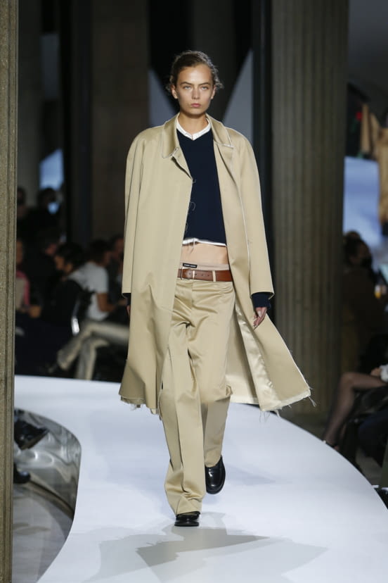 woman<br>SS22
