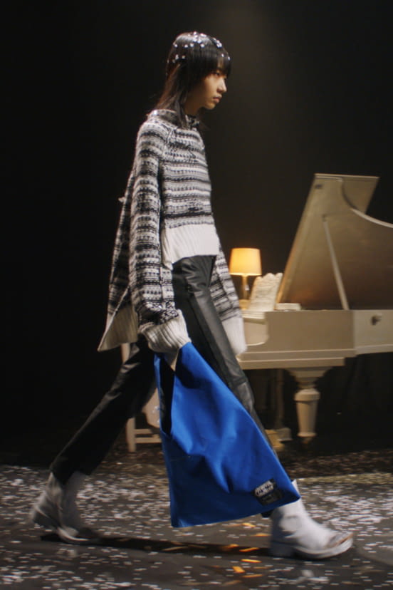 woman<br>FW21