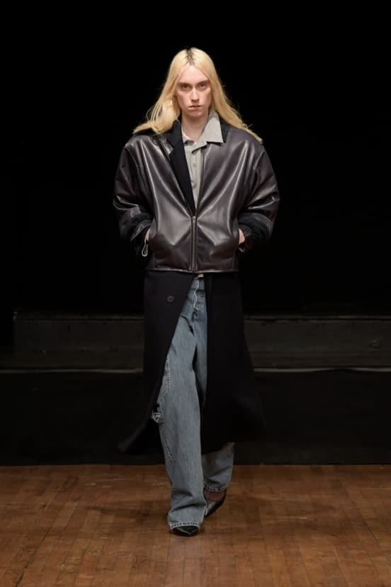 woman<br>FW22