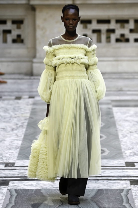 woman<br>FW19