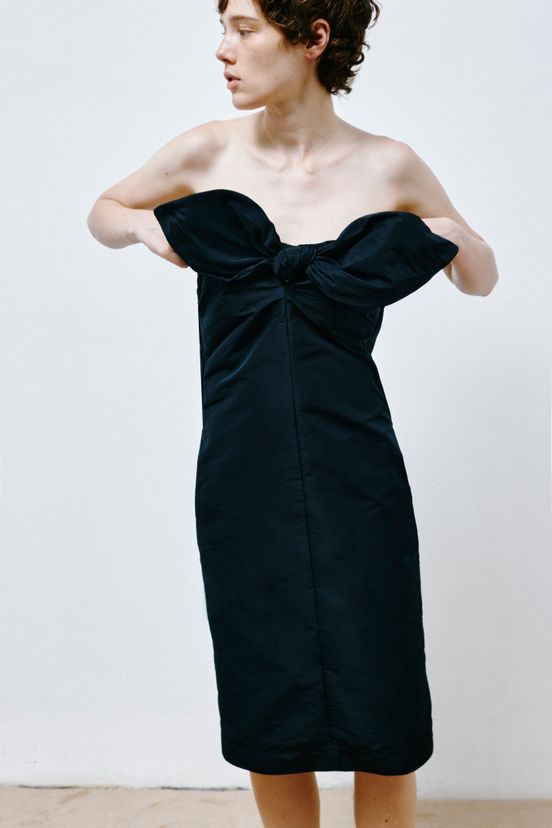 woman<br>Resort 2025