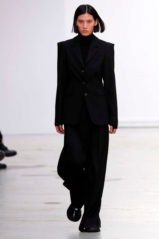 woman<br>FW23