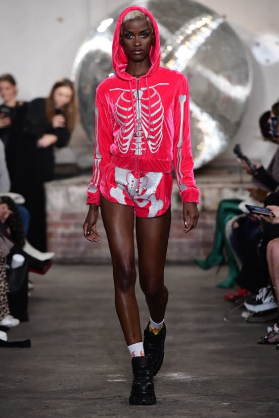 woman<br>SS19