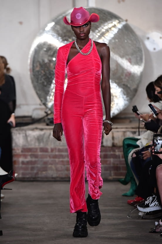 woman<br>SS19