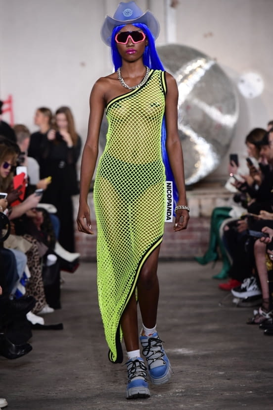 woman<br>SS19