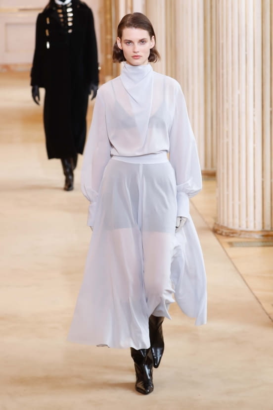 woman<br>FW18