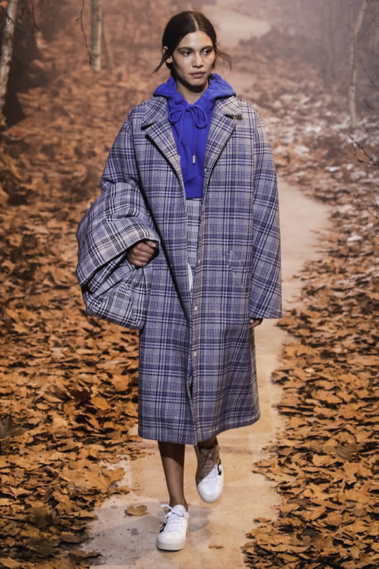 woman<br>F/W 17