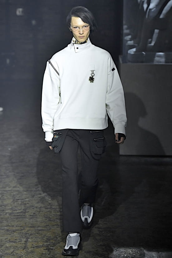 woman<br>FW19