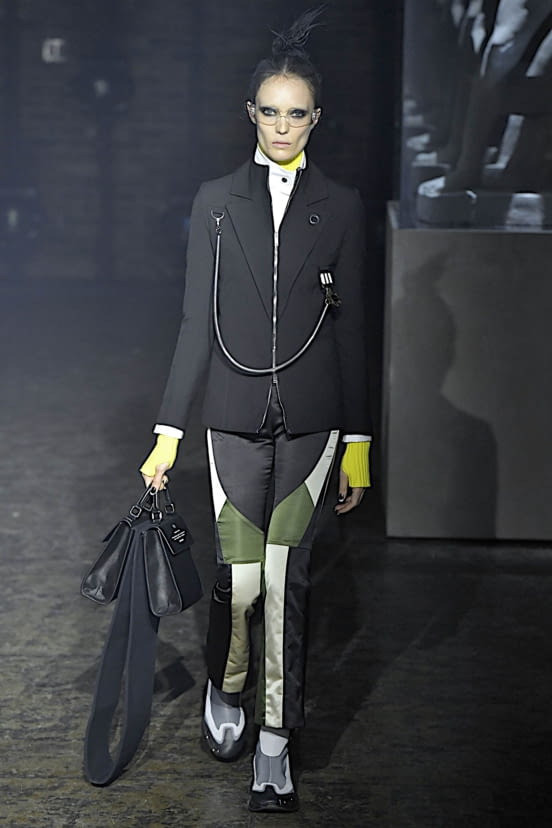 woman<br>FW19