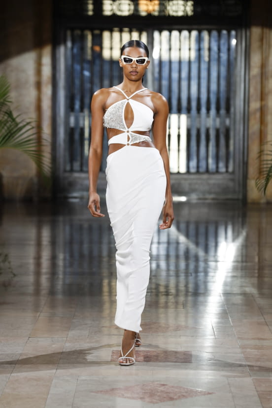 woman<br>FW22