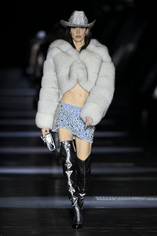 woman<br>FW23