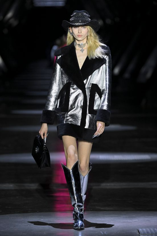 woman<br>FW23