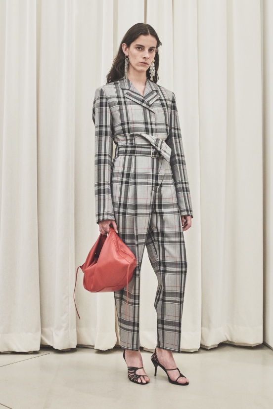 woman<br>PF19