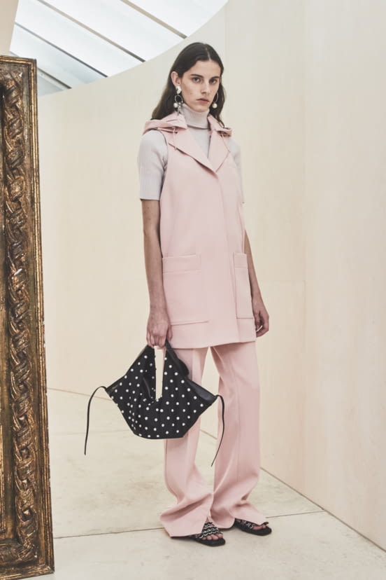 woman<br>PF19
